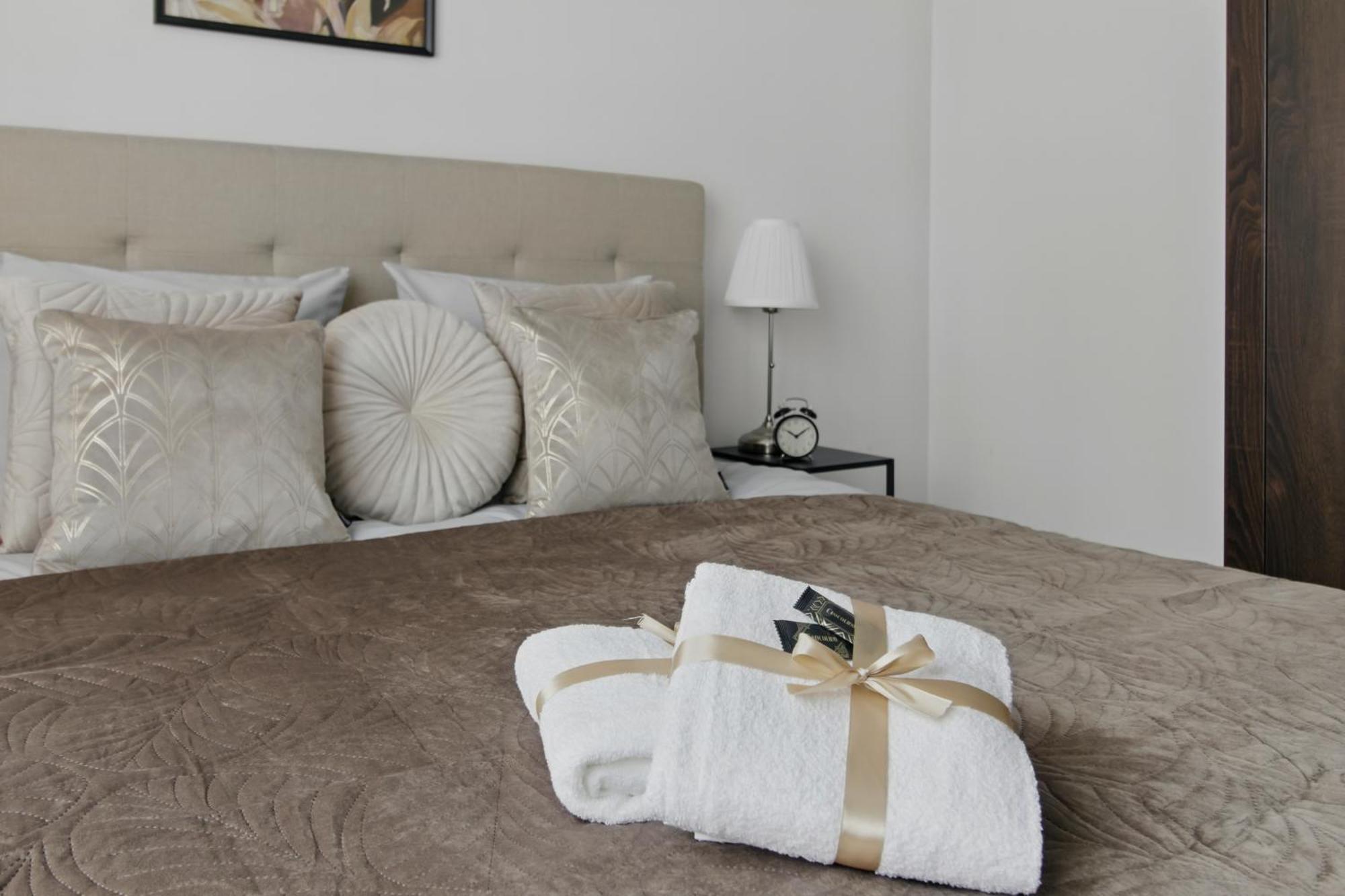 Appartement Riverside Retreat By Vistula 2br & Separate Living & Balcony In The Center Warschau
