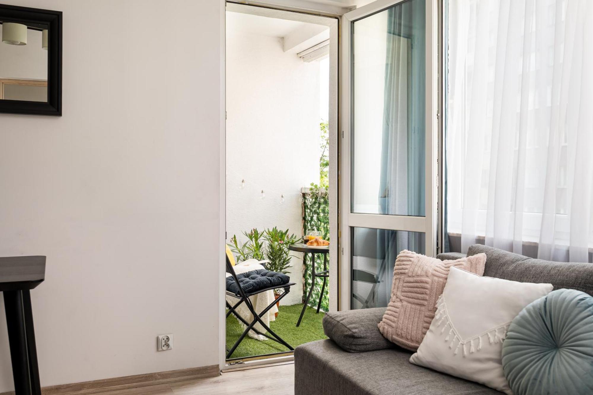 Appartement Riverside Retreat By Vistula 2br & Separate Living & Balcony In The Center *