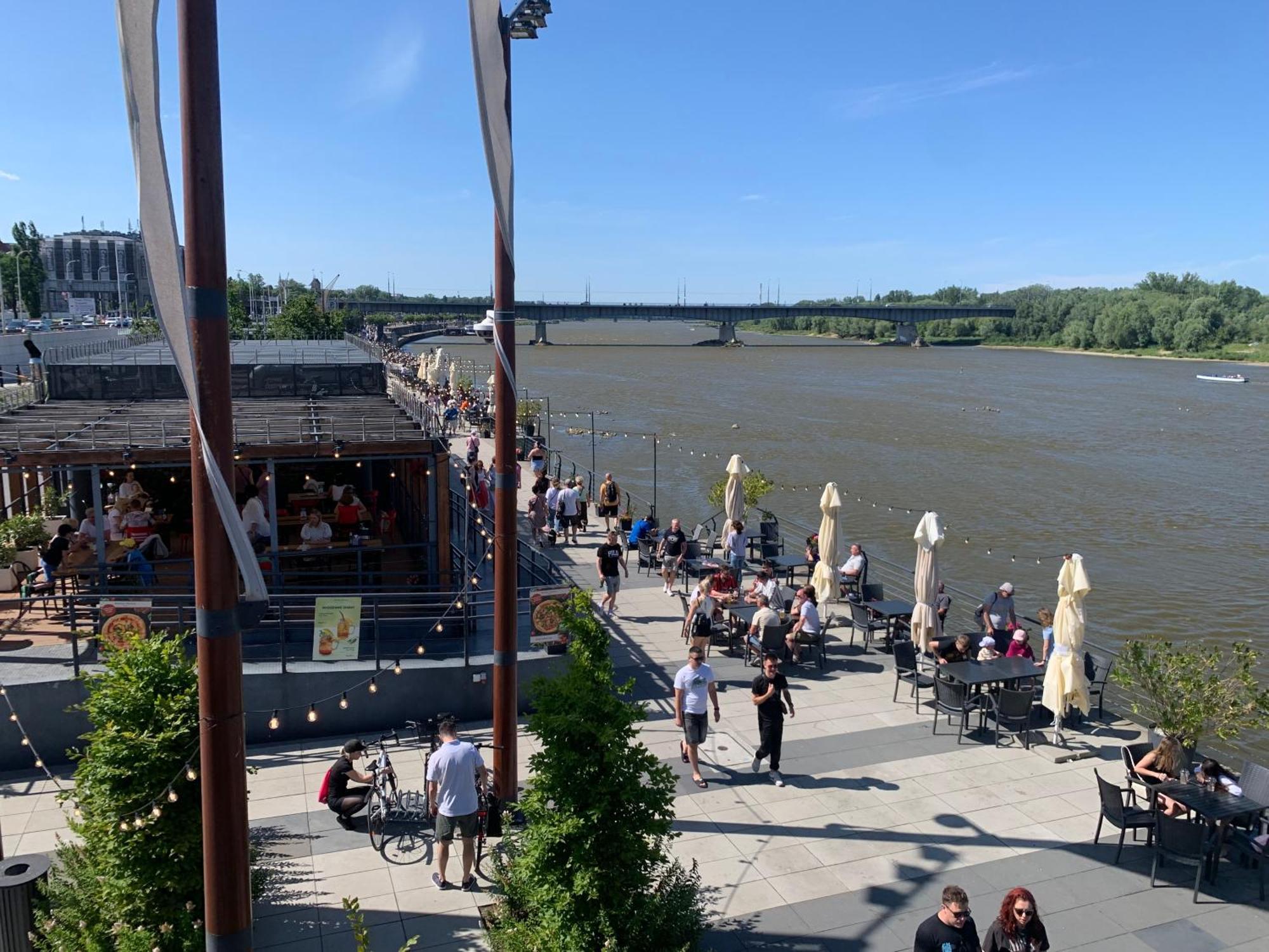 Appartement Riverside Retreat By Vistula 2br & Separate Living & Balcony In The Center Warschau